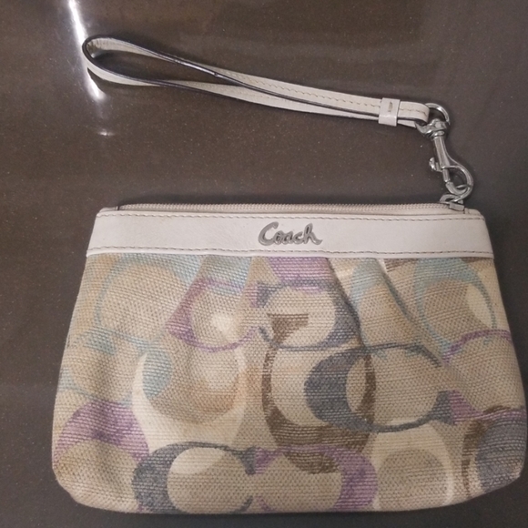 Coach Handbags - Coach Wristlet